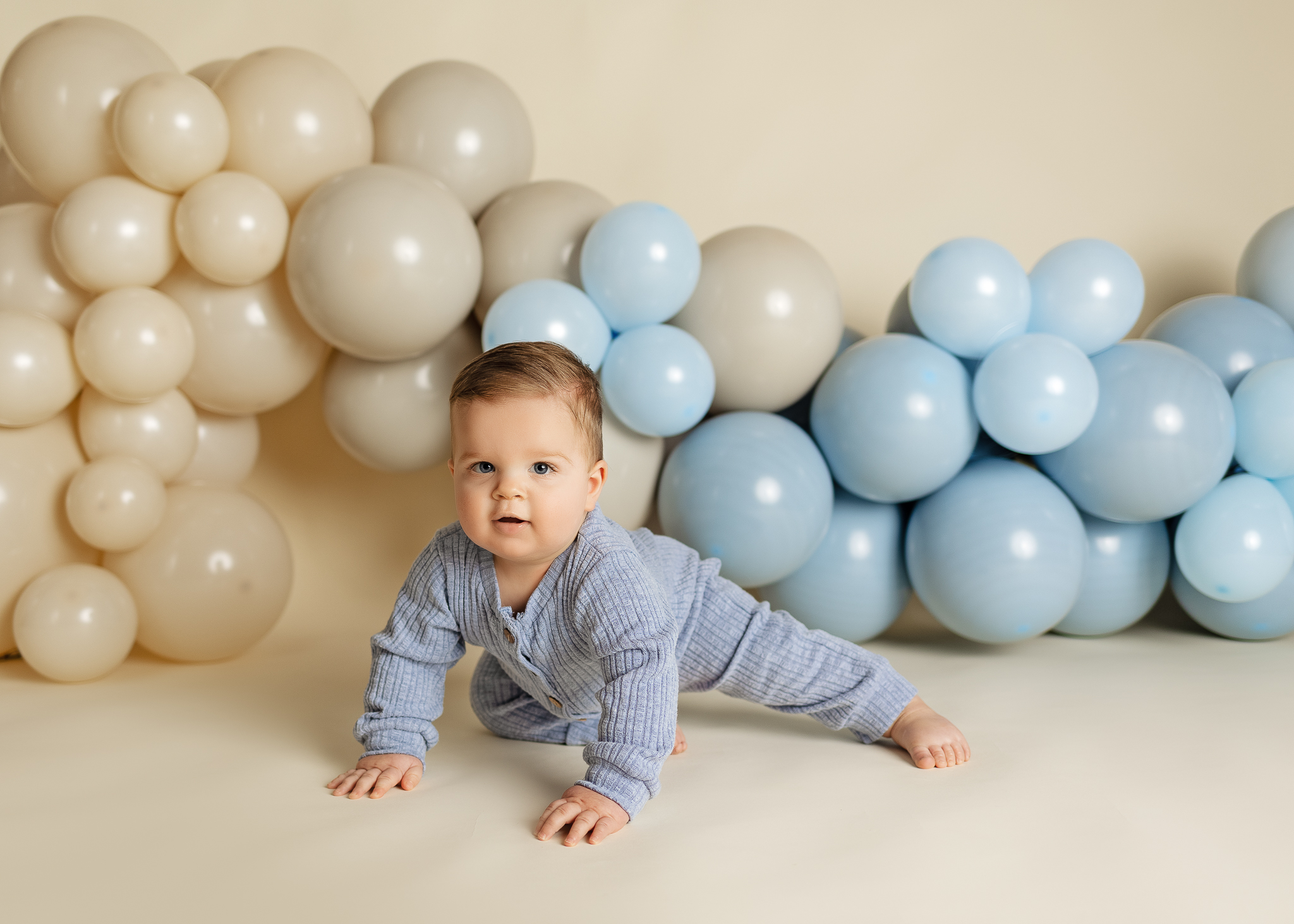 Simple boy balloon garland cake smash first birthday Connecticut and Westchester County NY Best Cake Smash Photographer and First Birthday Photoshoot